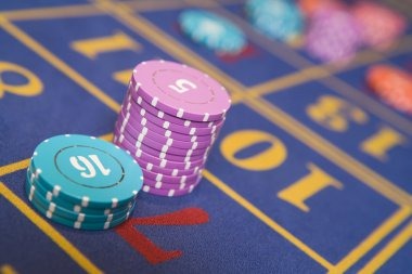 prediksi totopaedi live blackjack table with dealer and betting interface