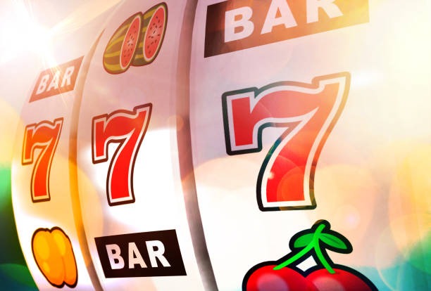 Wolf Gold slot game on prediksi totopaedi showing five reels with wolf and eagle symbols